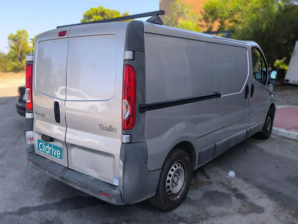 RENAULT trafic