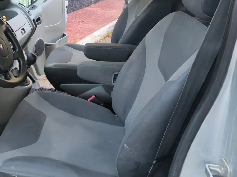 RENAULT trafic