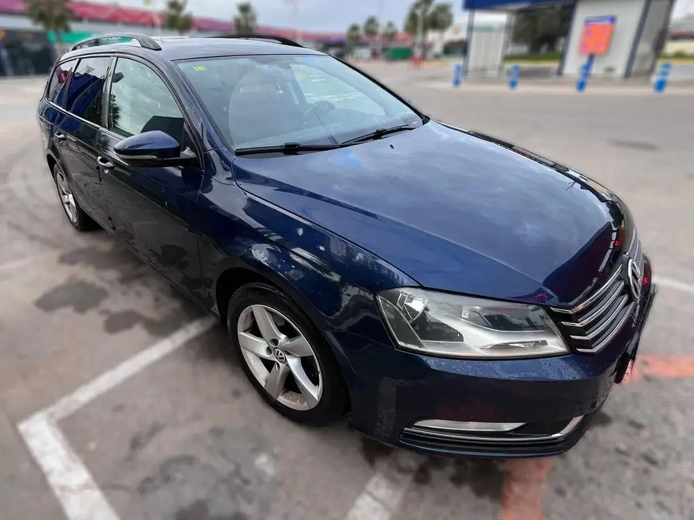 VOLKSWAGEN passat