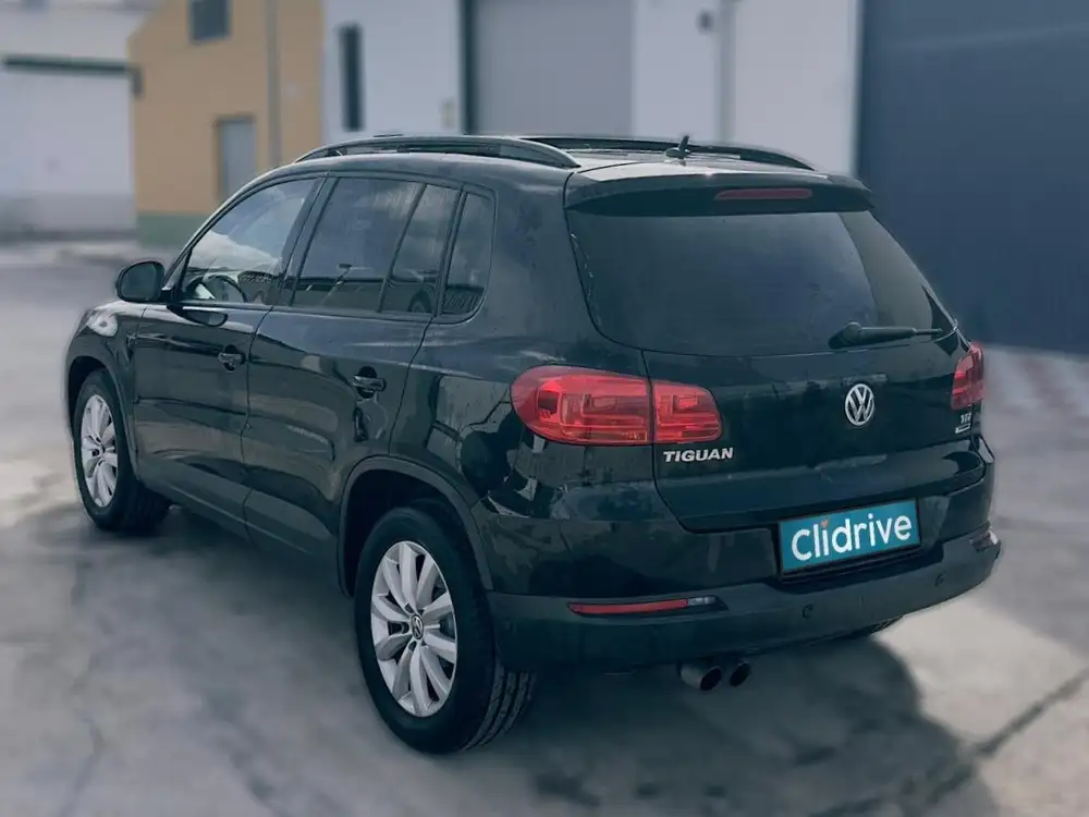VOLKSWAGEN tiguan