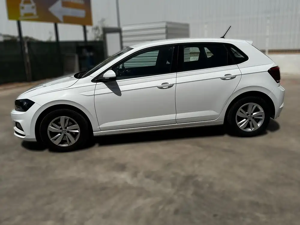 VOLKSWAGEN polo