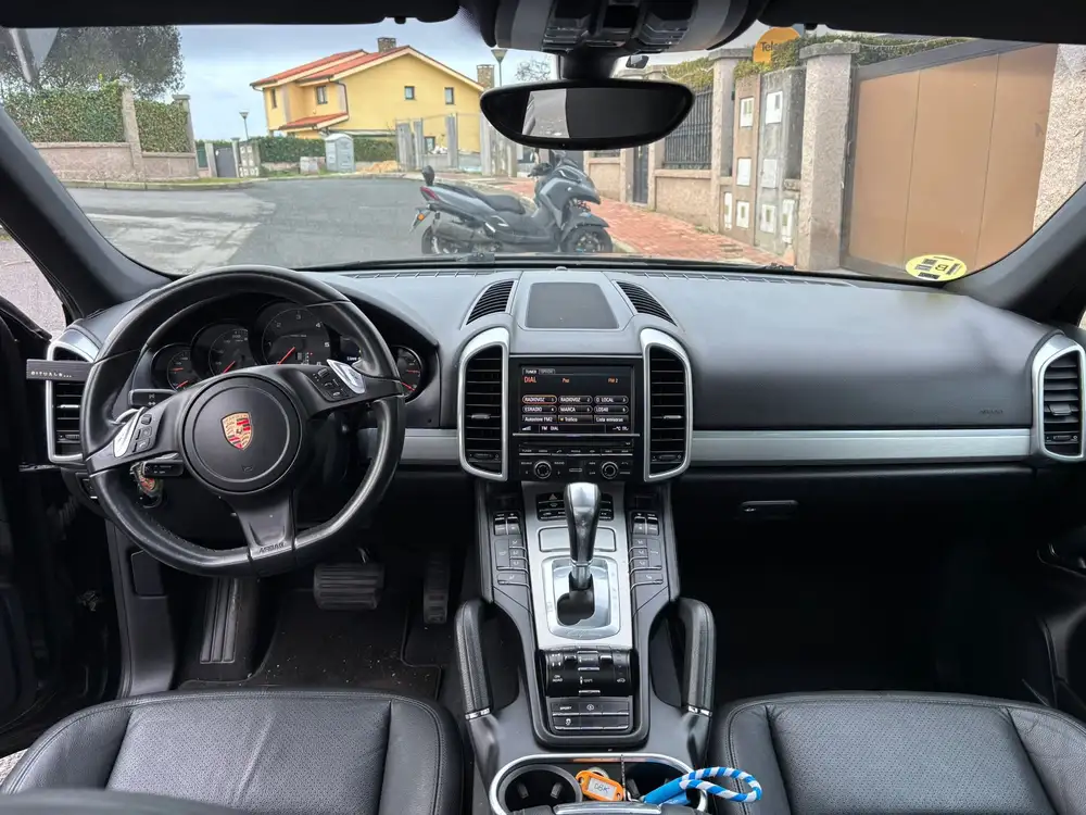 PORSCHE cayenne