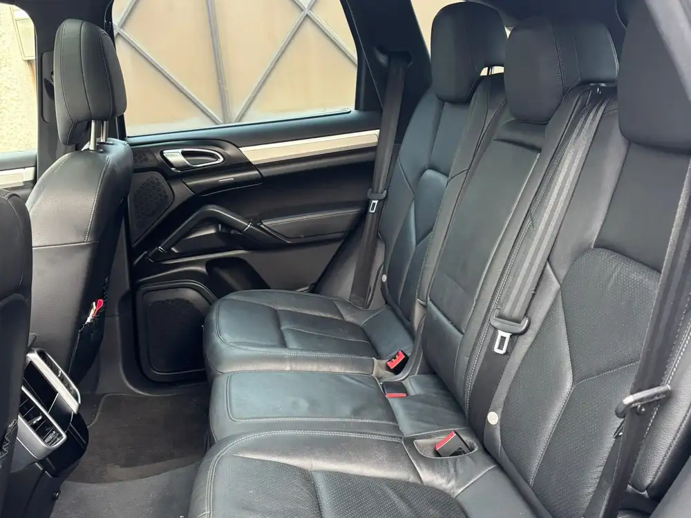 PORSCHE cayenne