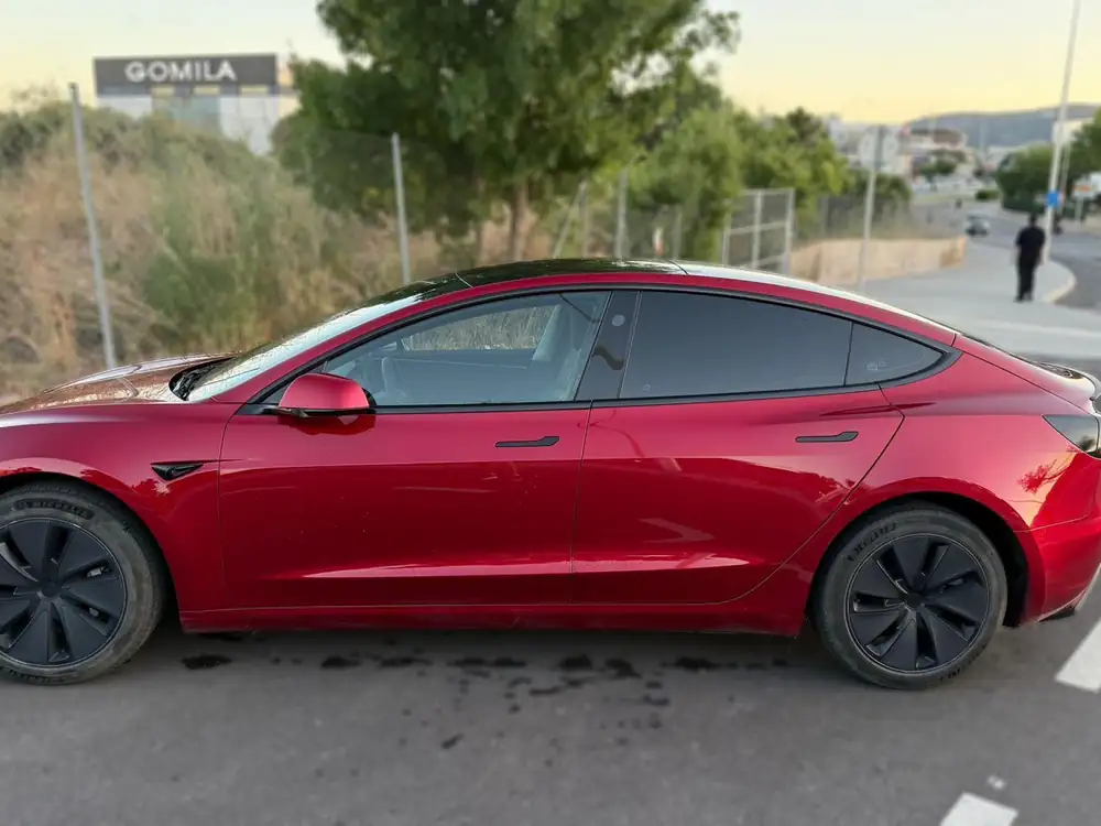 TESLA model 3