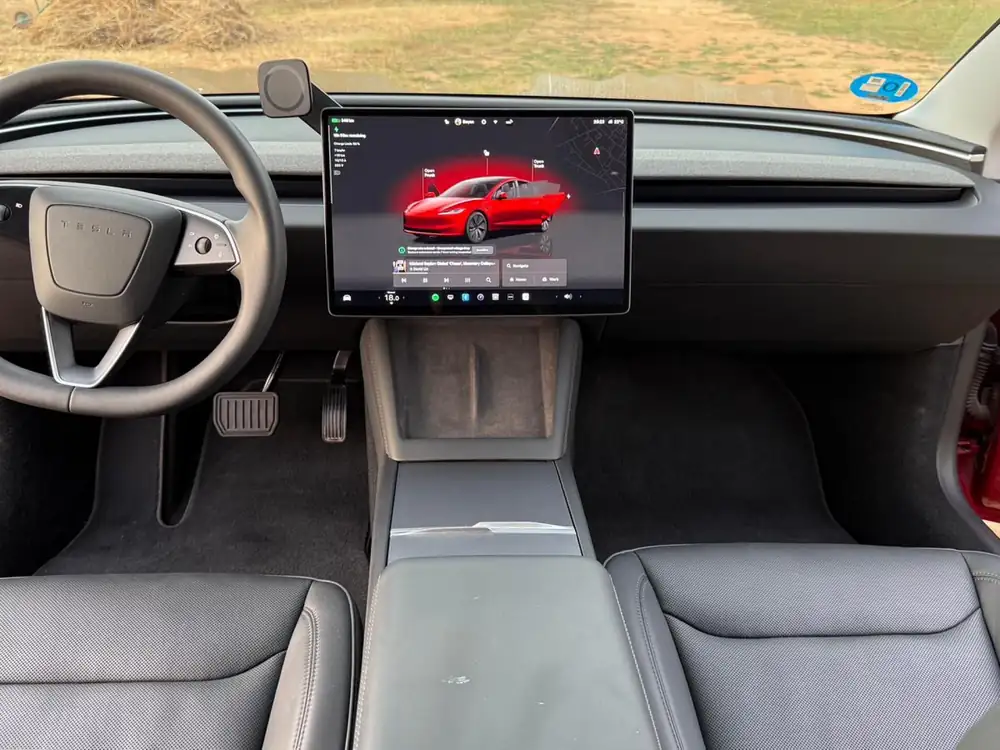 TESLA model 3