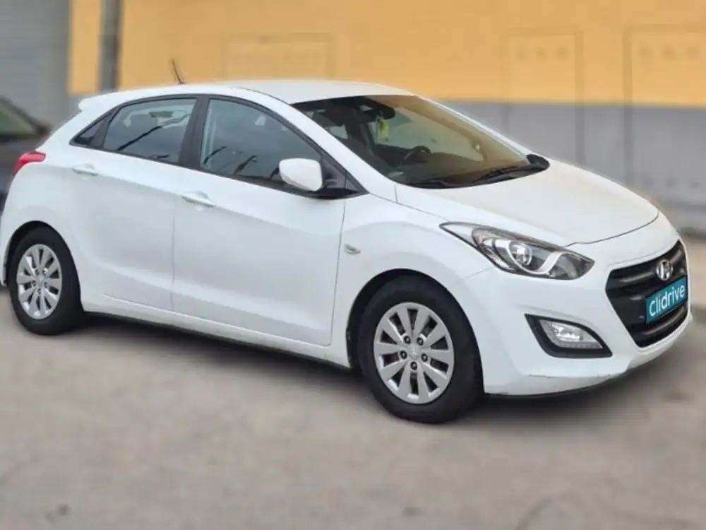 HYUNDAI i30