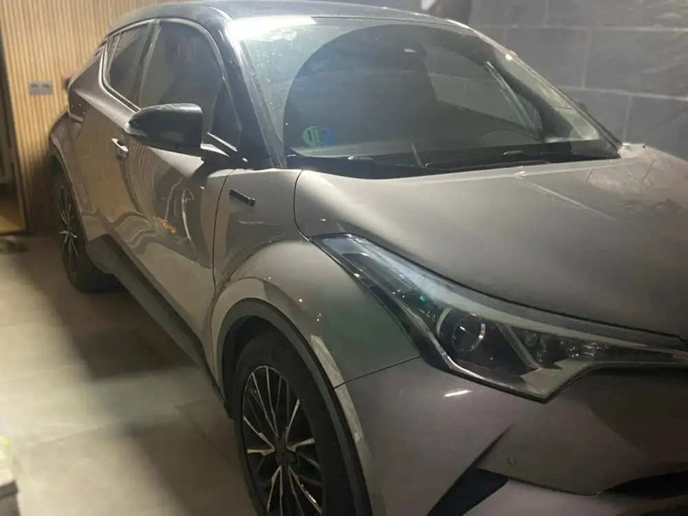 TOYOTA c-hr