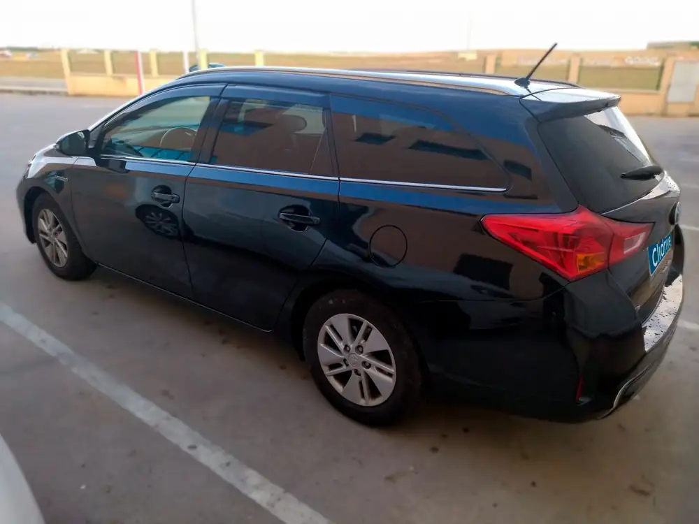 TOYOTA auris