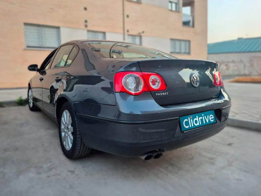 VOLKSWAGEN passat