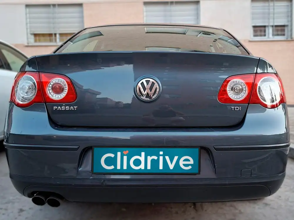 VOLKSWAGEN passat