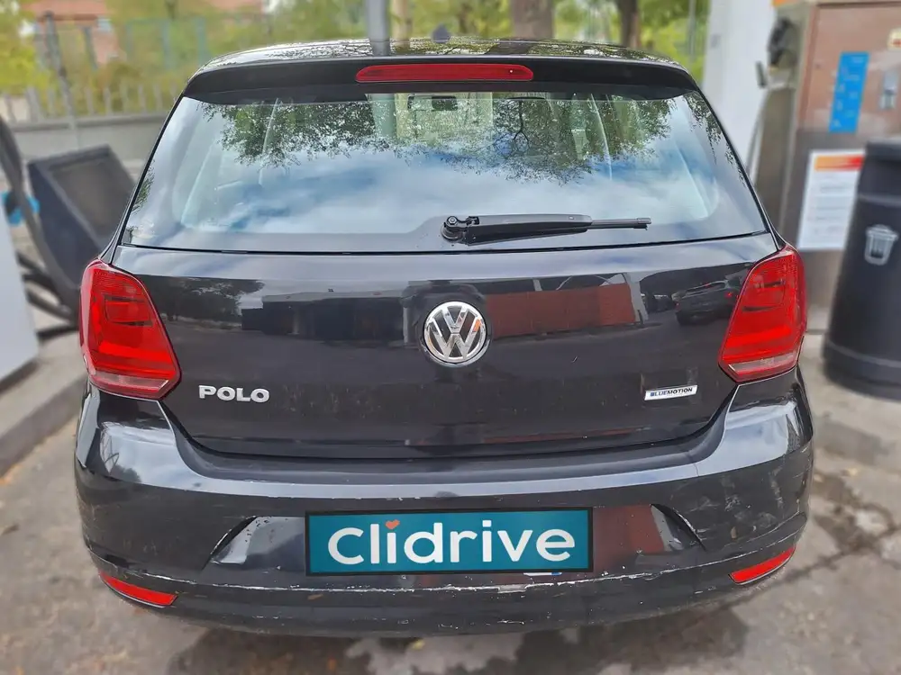 VOLKSWAGEN polo