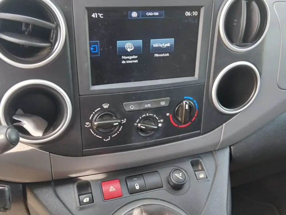 PEUGEOT partner