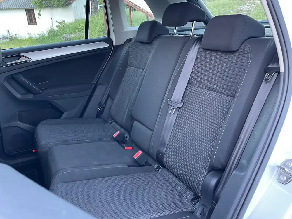 VOLKSWAGEN tiguan