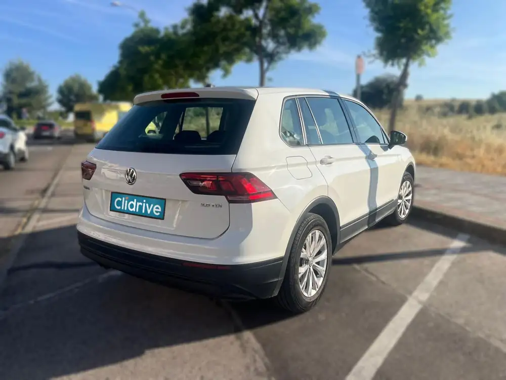 VOLKSWAGEN tiguan