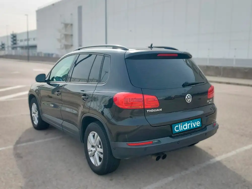 VOLKSWAGEN tiguan