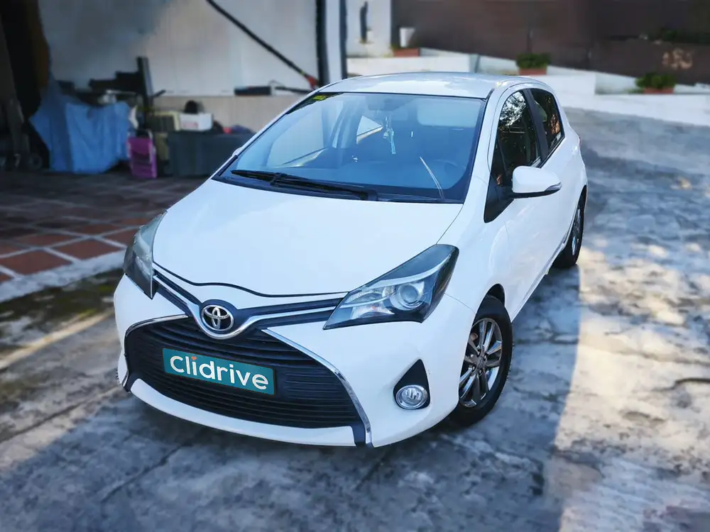 TOYOTA yaris