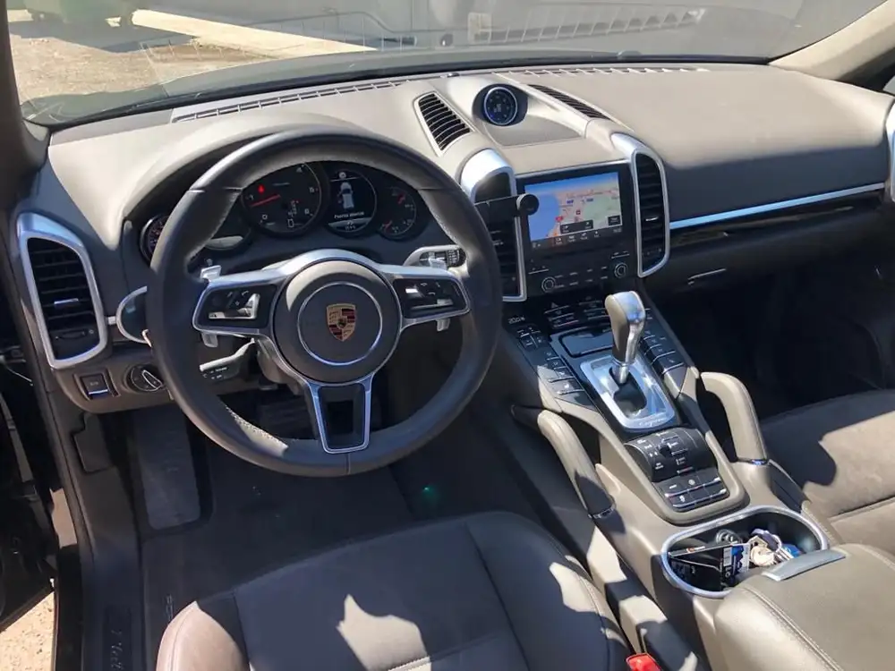 PORSCHE cayenne
