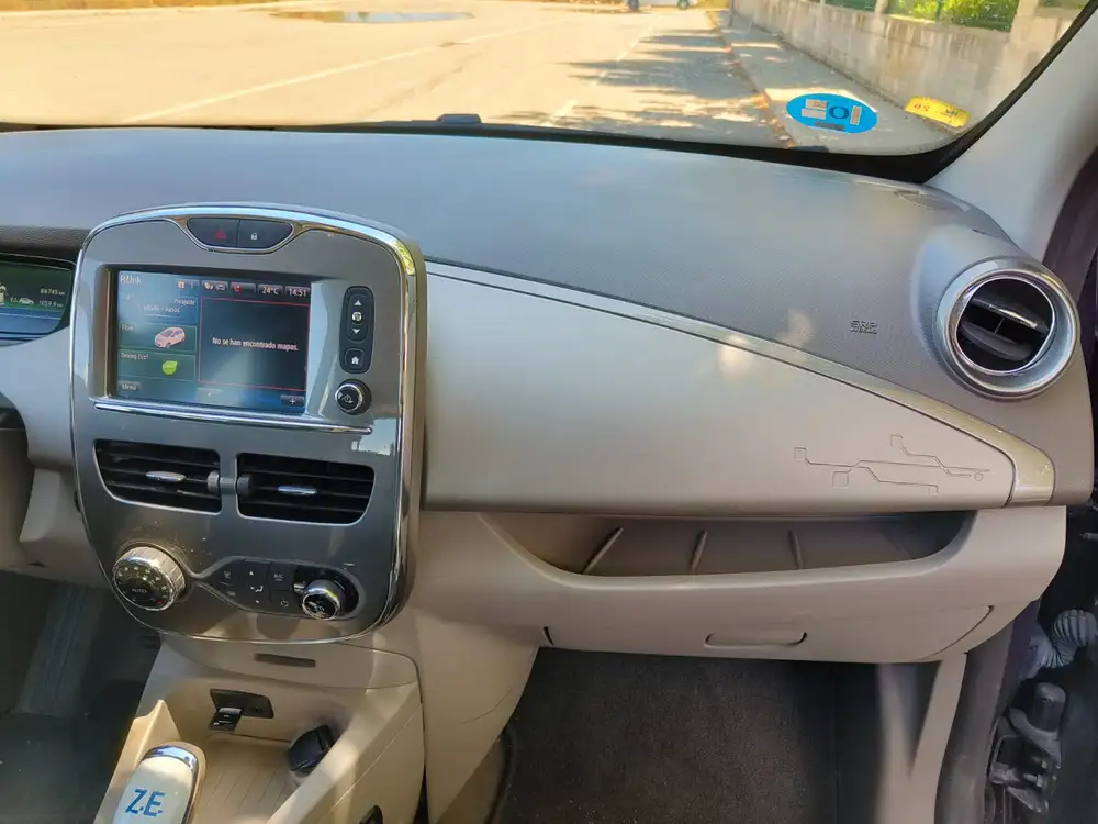 RENAULT zoe