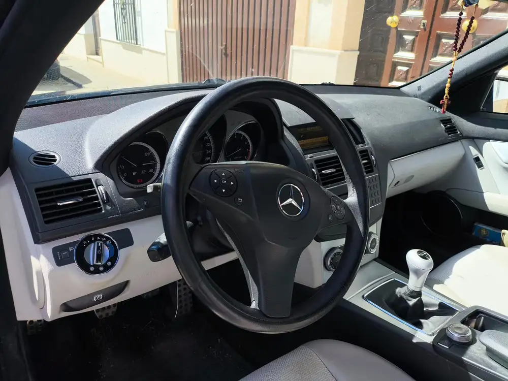MERCEDES clase c - Foto 10 | Clidrive
