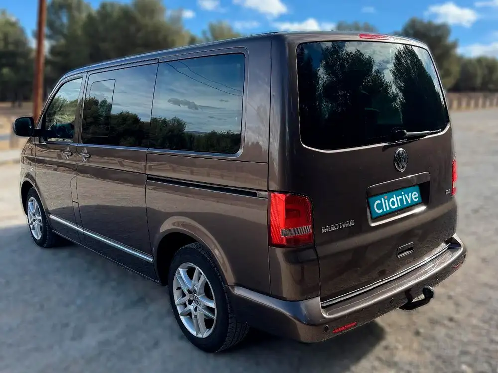 VOLKSWAGEN multivan