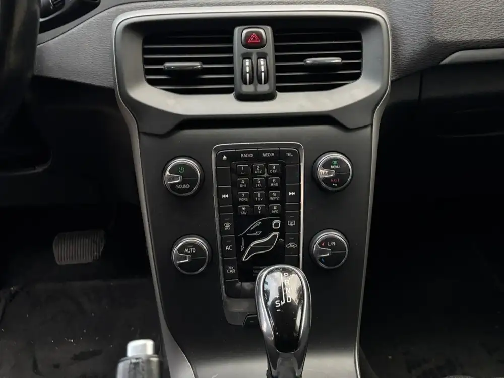 VOLVO V40 - Foto 10 | Clidrive