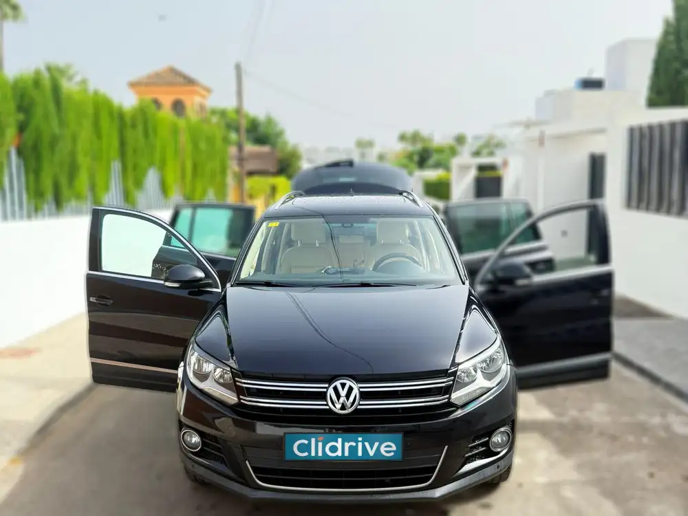 VOLKSWAGEN tiguan