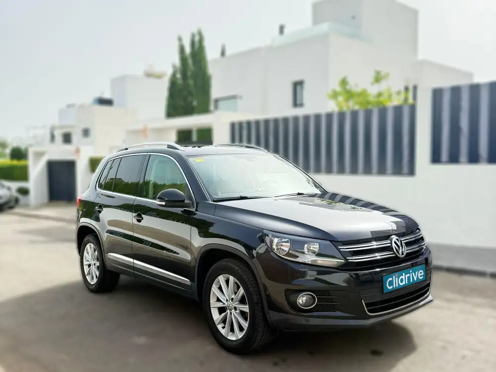 VOLKSWAGEN tiguan