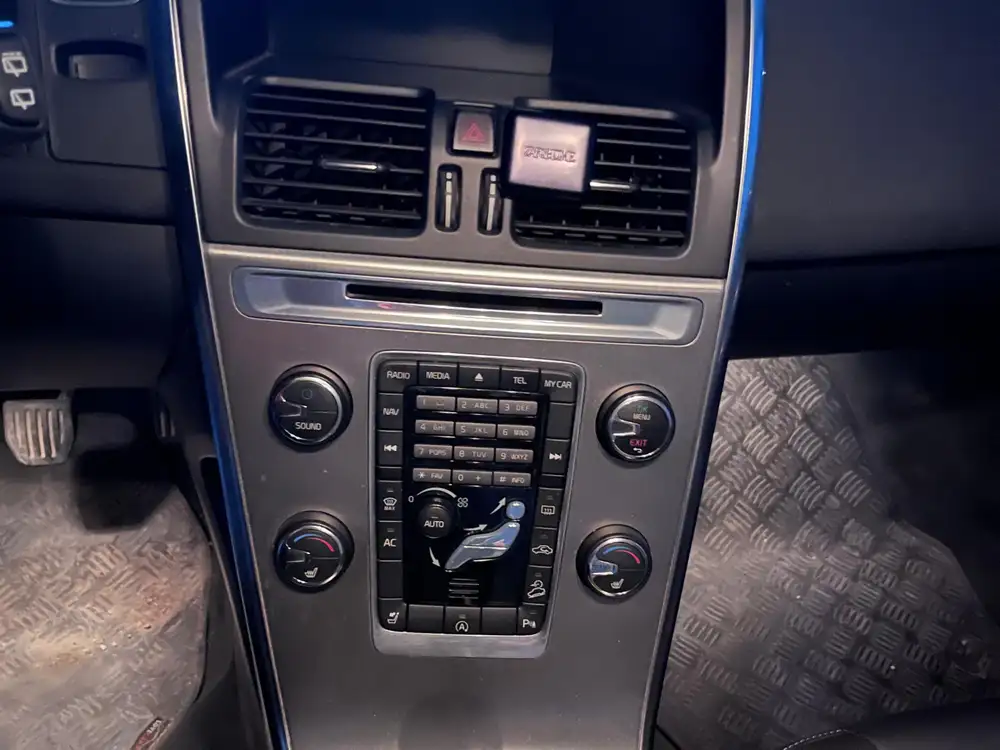 VOLVO xc60 - Foto 10 | Clidrive