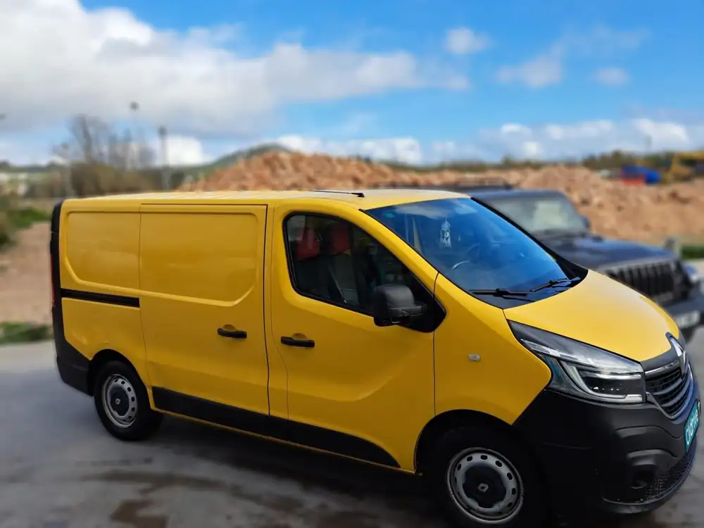 RENAULT trafic