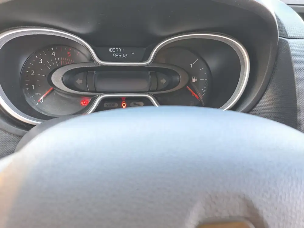 RENAULT trafic