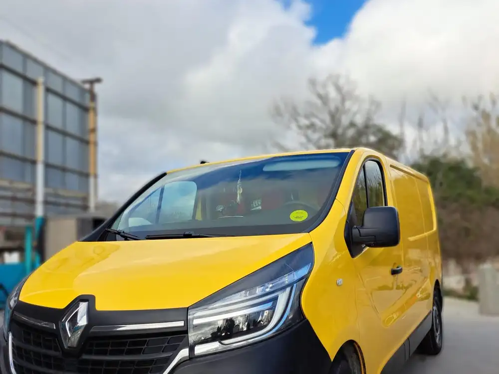 RENAULT trafic