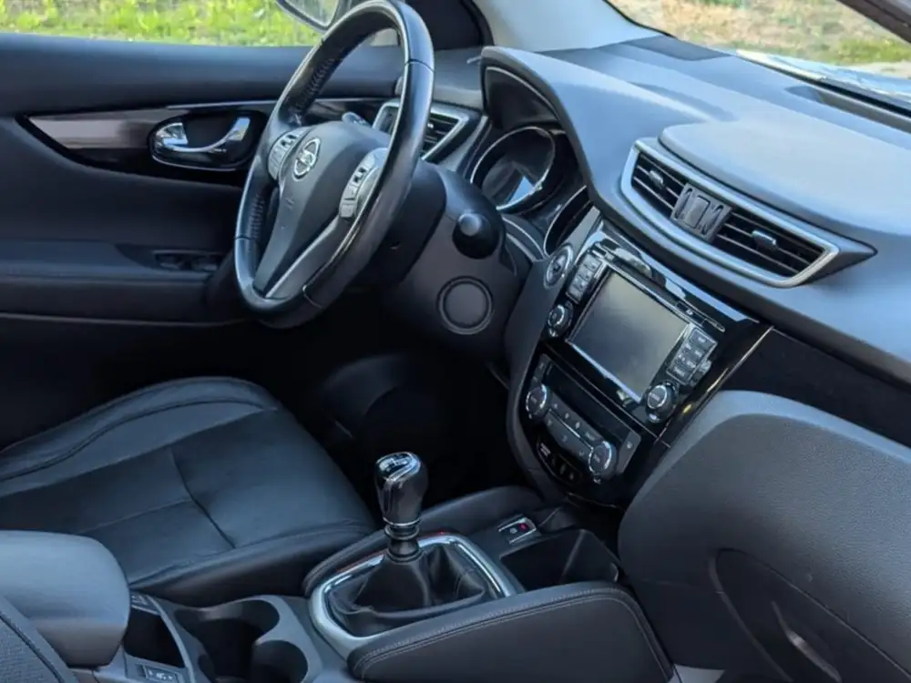 NISSAN qashqai