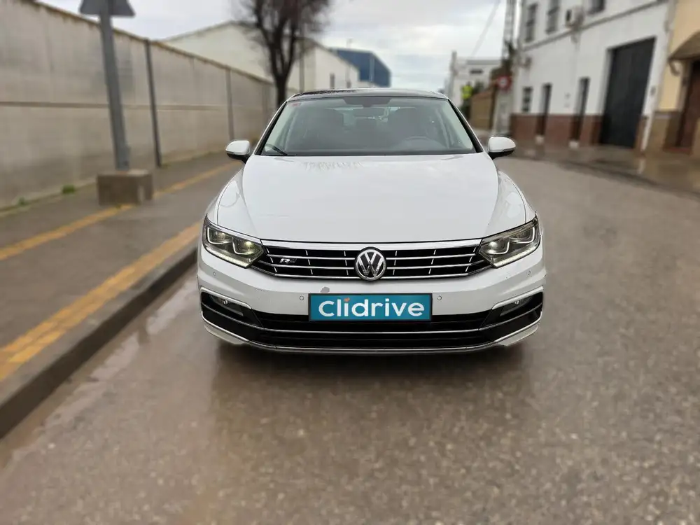 VOLKSWAGEN passat