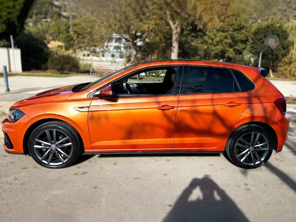 VOLKSWAGEN polo