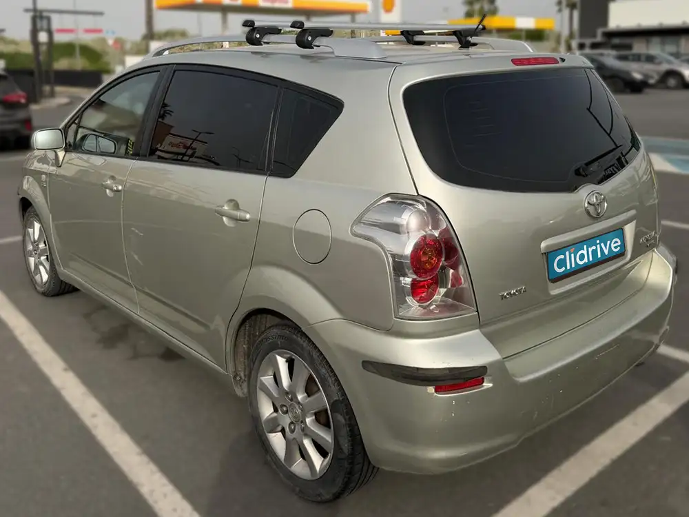 TOYOTA corolla verso