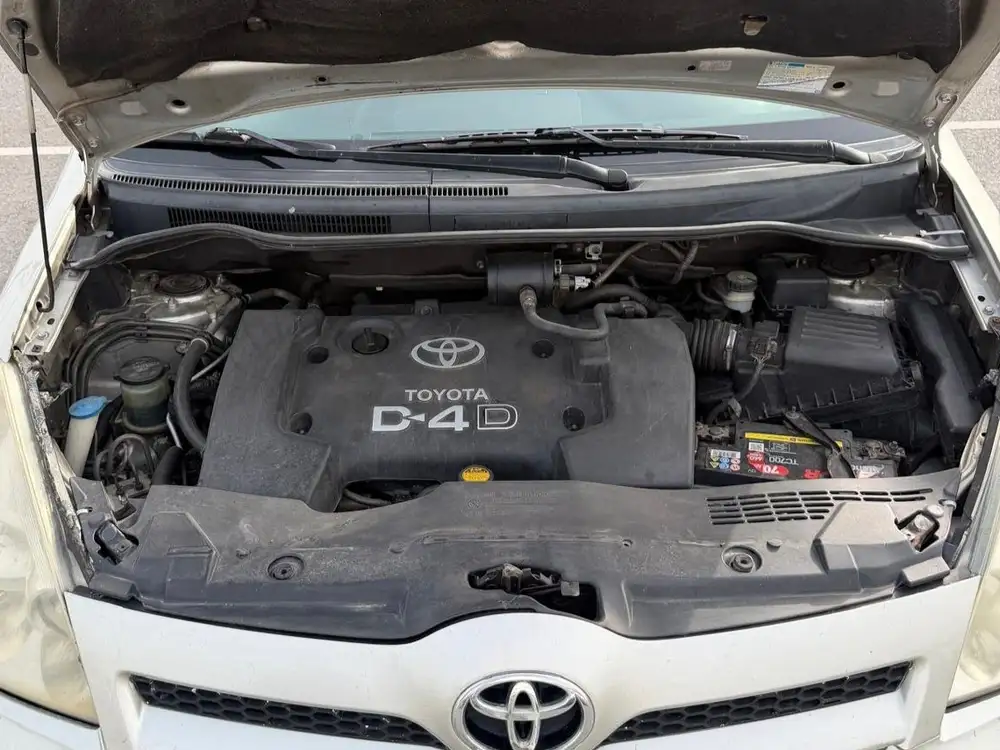 TOYOTA corolla verso