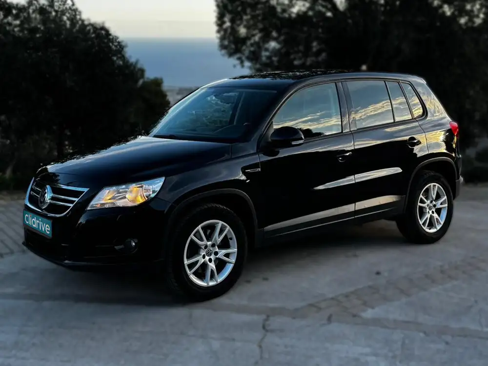 VOLKSWAGEN tiguan