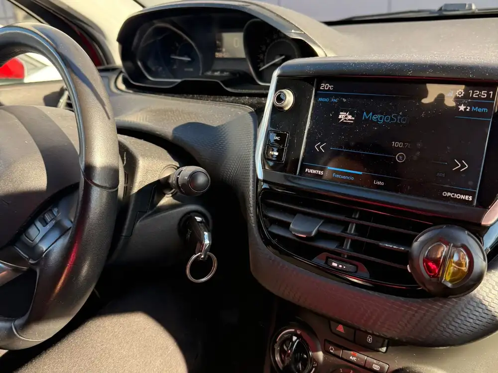 PEUGEOT 2008 - Foto 9 | Clidrive