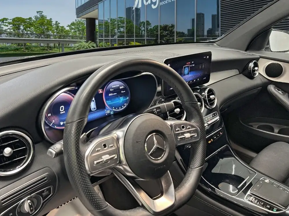 MERCEDES glc