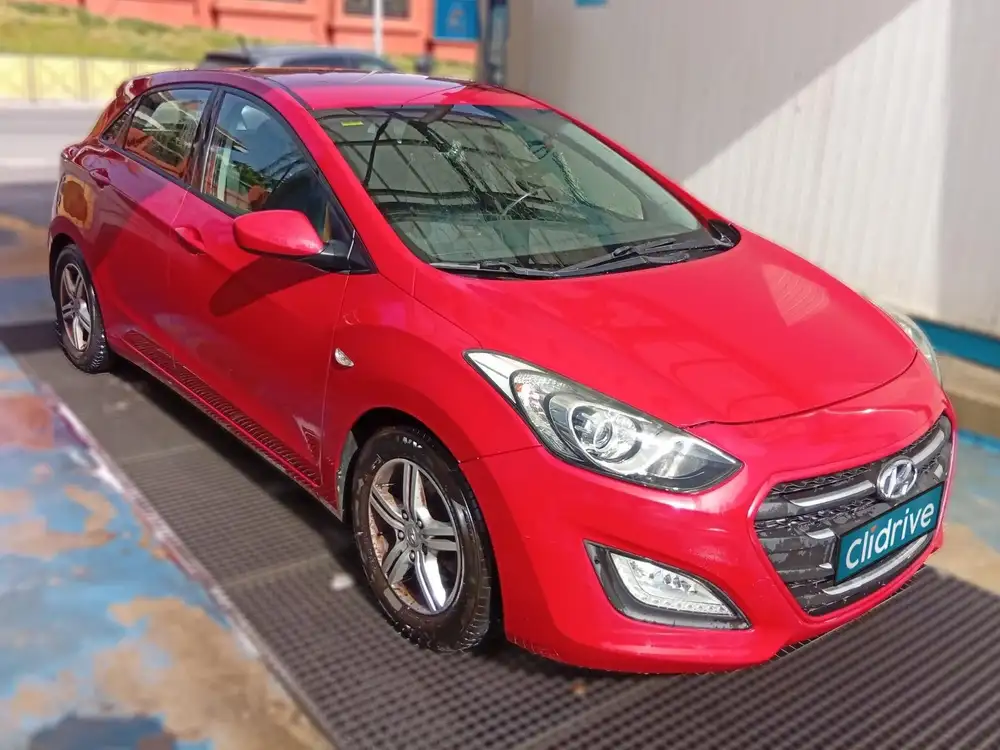 HYUNDAI i30