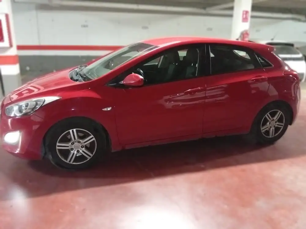 HYUNDAI i30