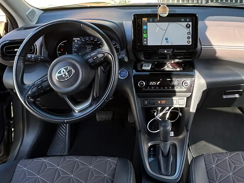 TOYOTA yaris cross