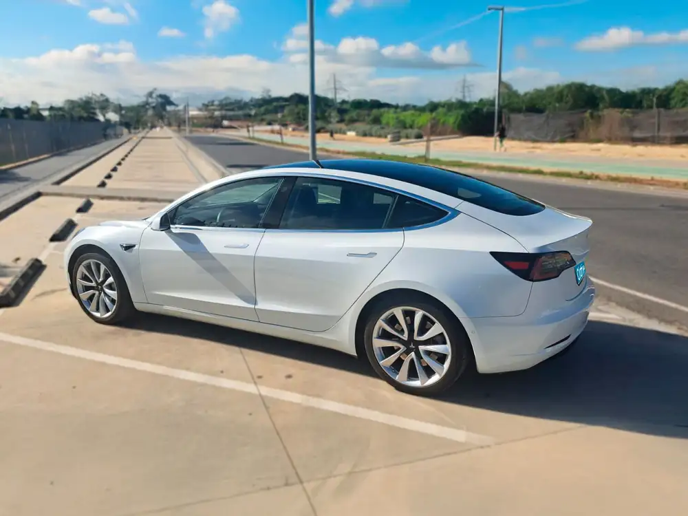 TESLA model 3