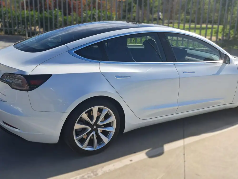 TESLA model 3