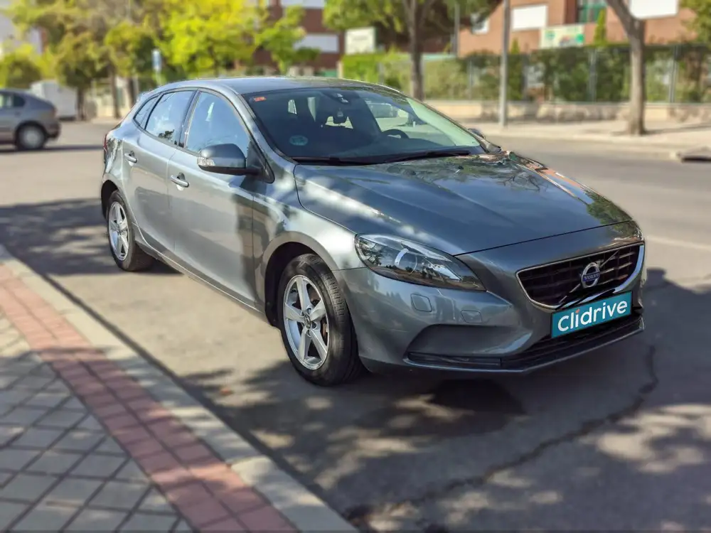 VOLVO V40 Cross country