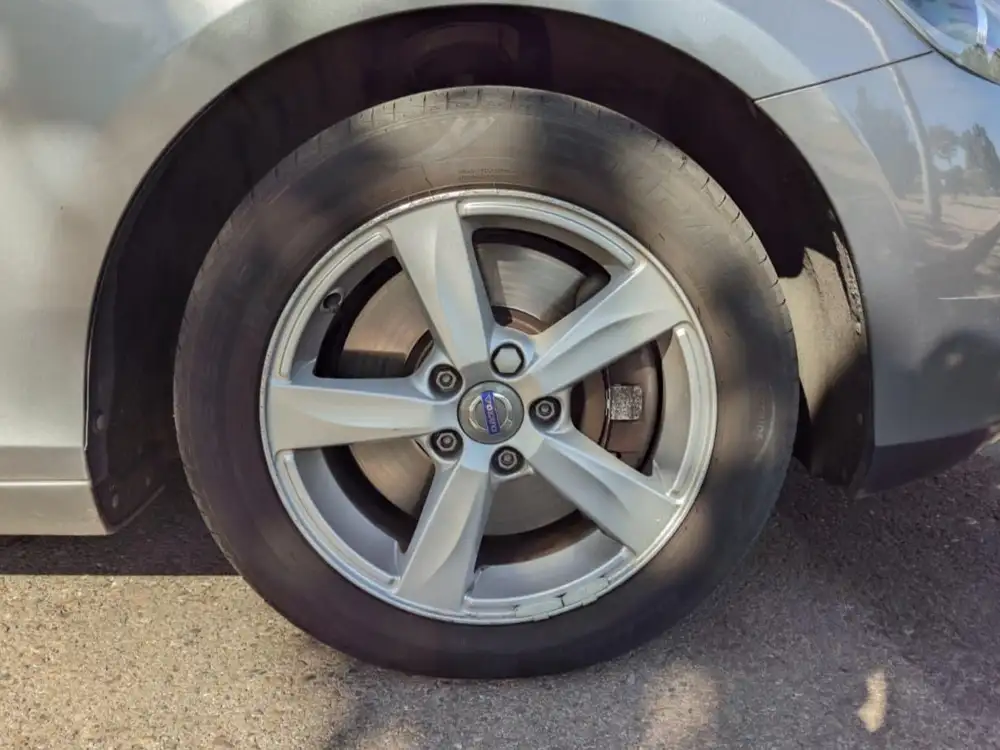 VOLVO V40 Cross country