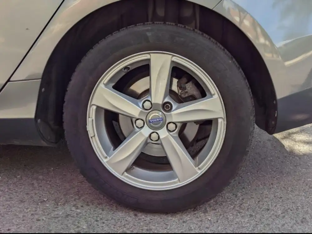 VOLVO V40 Cross country