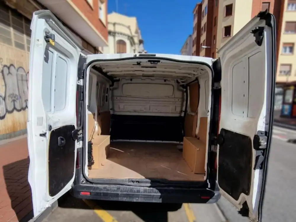 RENAULT trafic