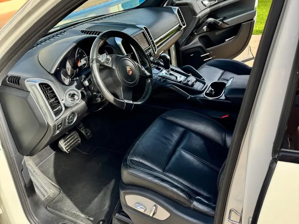 PORSCHE cayenne