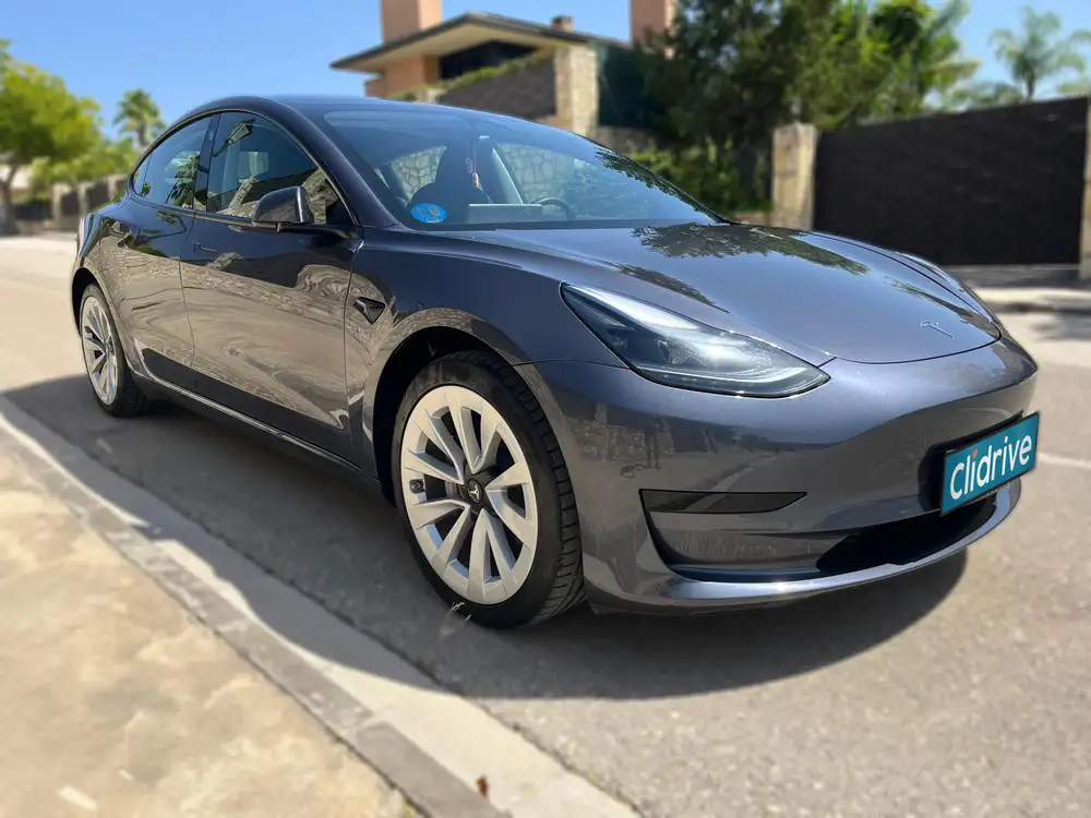 TESLA model 3